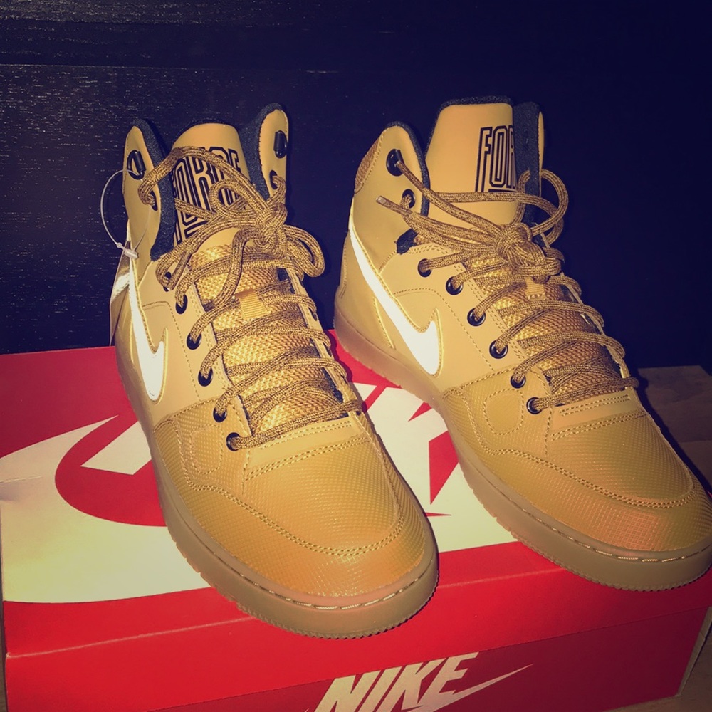 Men’s Nike son of force mid winter sneakers